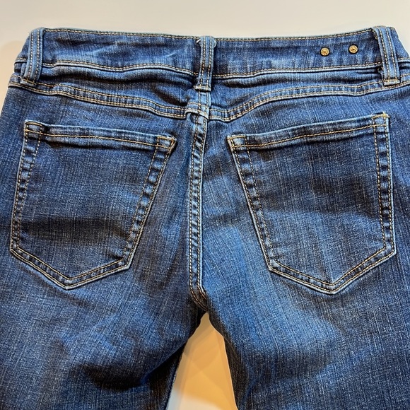 CAbi women’s jeans size 0 style 917 medium wash Boyfriend cut cropped ankle - Picture 5 of 12